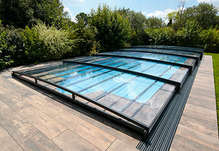 Abri de piscine bas en polycarbonate technologie confort - Avrillé 49